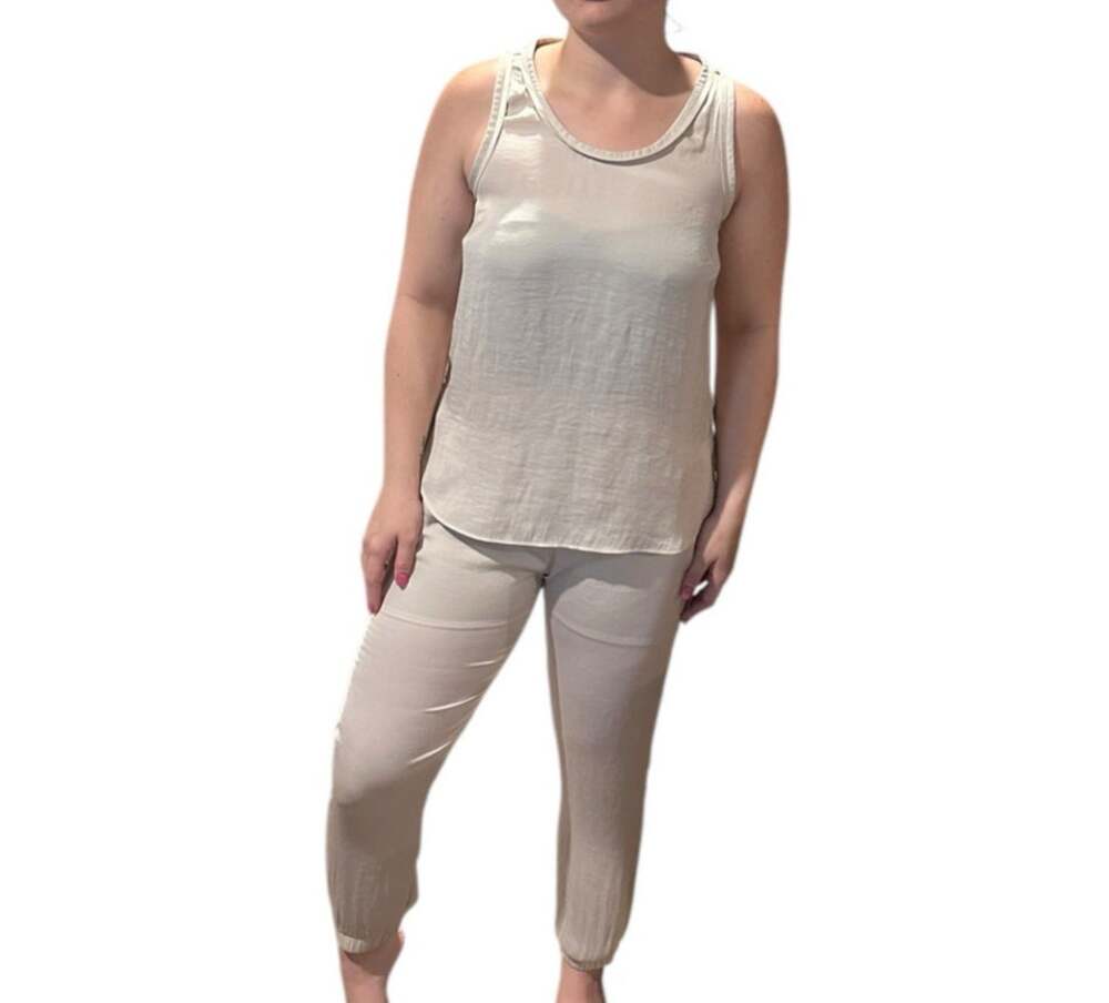 Naked Zebra Women's Medium Beige Round Neck Sleeveless Drawstring Joggers Set
